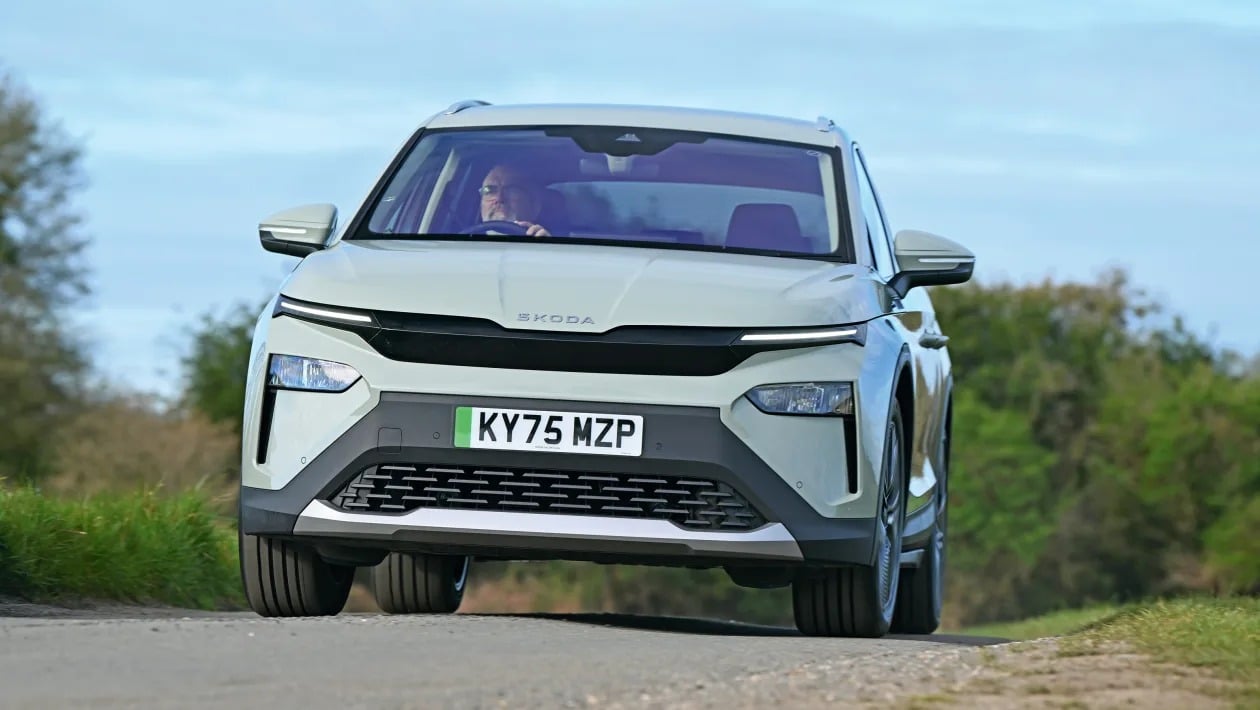 Skoda Elroq vs Toyota C-HR+: Ποιο ηλεκτρικό SUV κερδίζει τη μάχη; 
