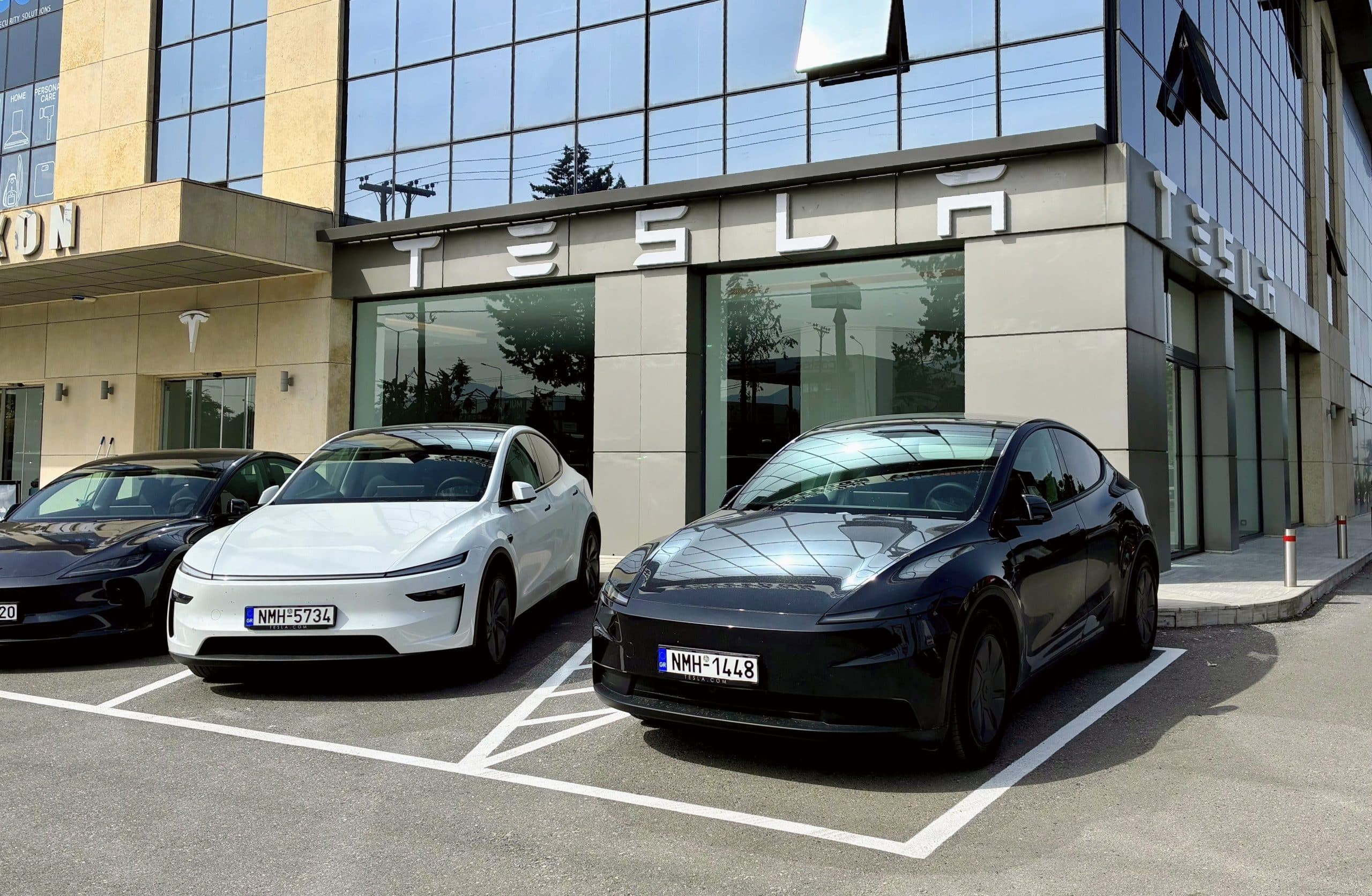 Η Tesla ανοίγει νέο κατάστημα στη Θεσσαλονίκη