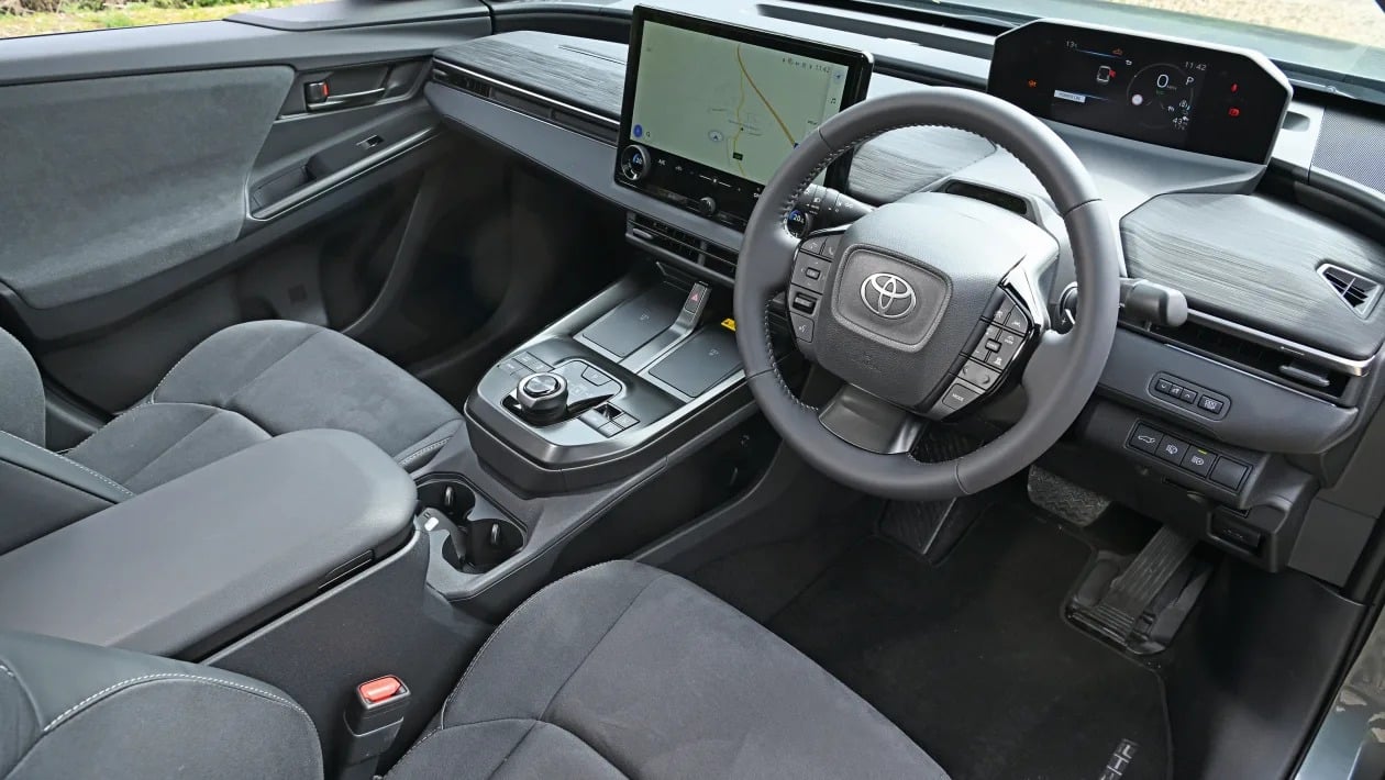 Skoda Elroq vs Toyota C-HR+: Ποιο ηλεκτρικό SUV κερδίζει τη μάχη; 