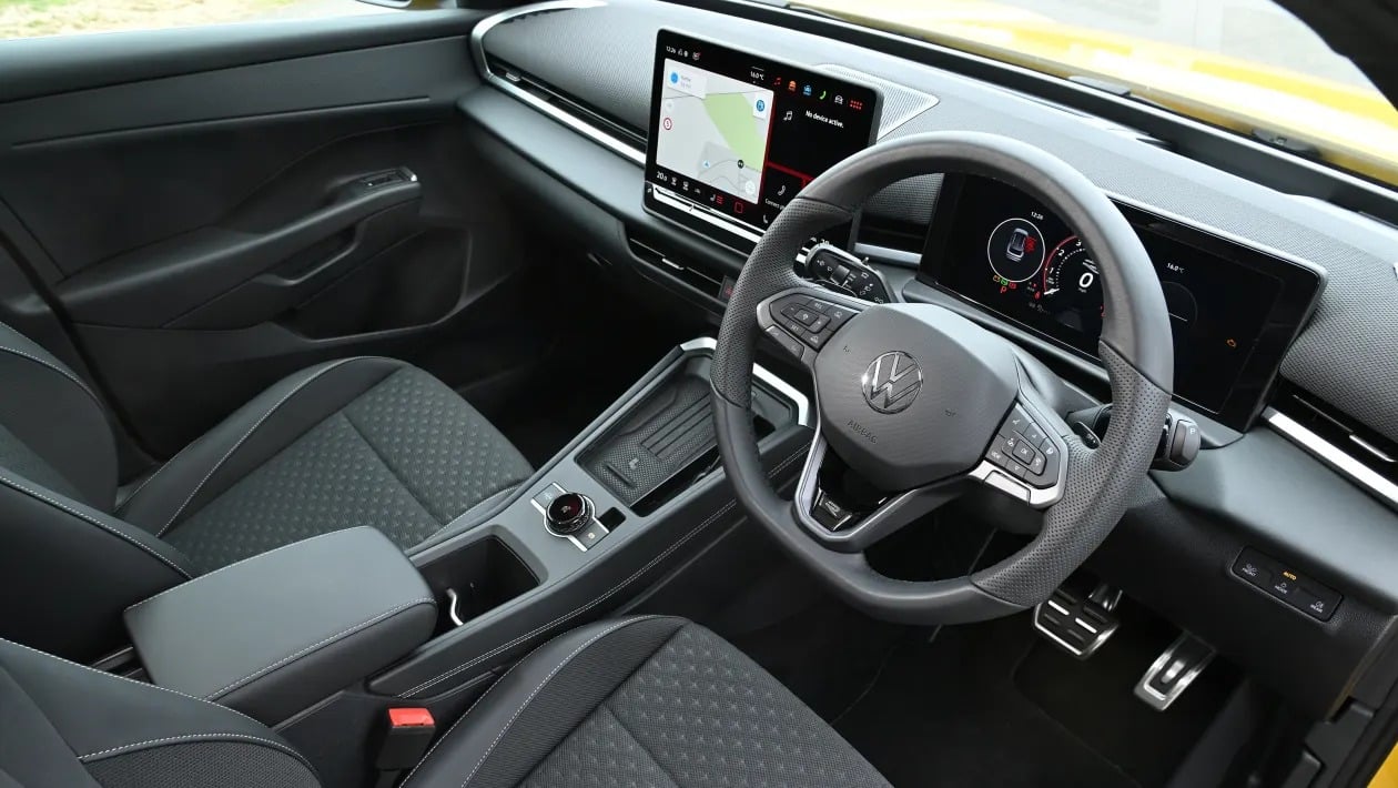 Volkswagen T-Roc vs Toyota C-HR: Η μάχη που αποκαλύπτει τον νέο βασιλιά των compact SUV