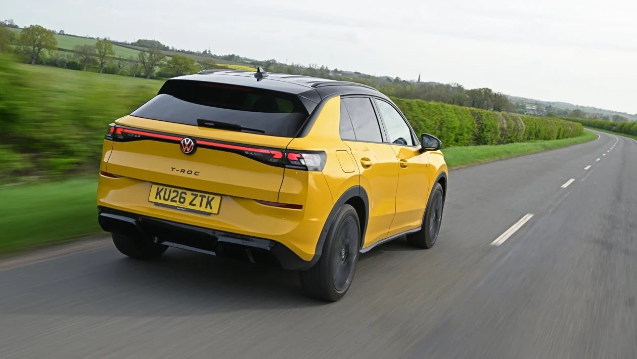 Volkswagen T-Roc vs Toyota C-HR: Η μάχη που αποκαλύπτει τον νέο βασιλιά των compact SUV