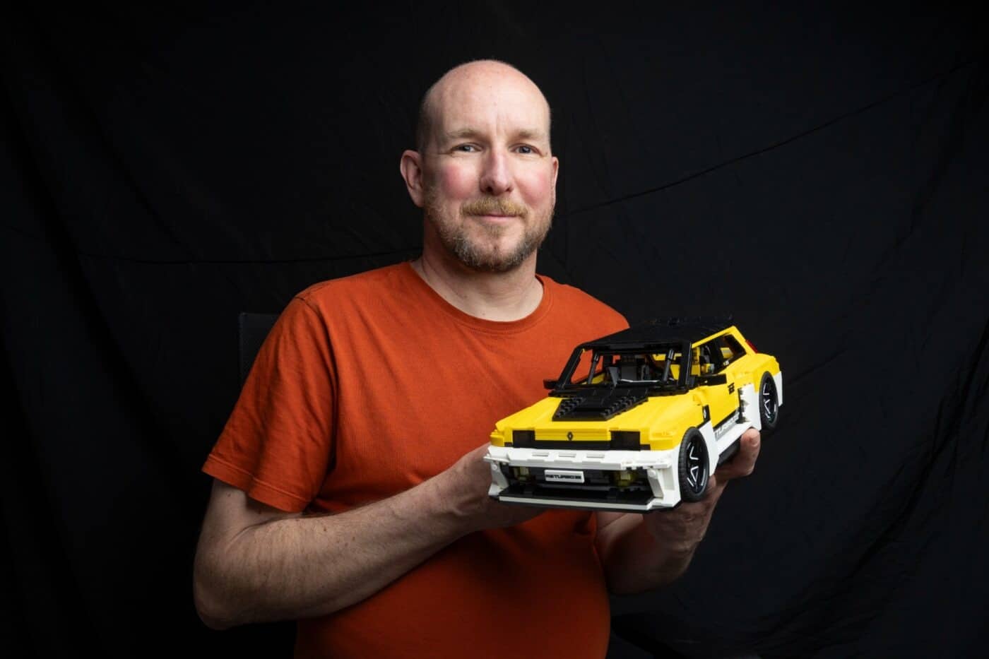 Απίστευτο: Έφτιαξε το Renault 5 Turbo 3E από LEGO πριν καν κυκλοφορήσε
