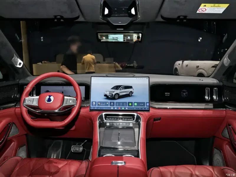 Η BYD ετοιμάζει «βόμβα»: Το νέο Denza N9 φορτίζει αστραπιαία και υπόσχεται 420 km μόνο με ρεύμα