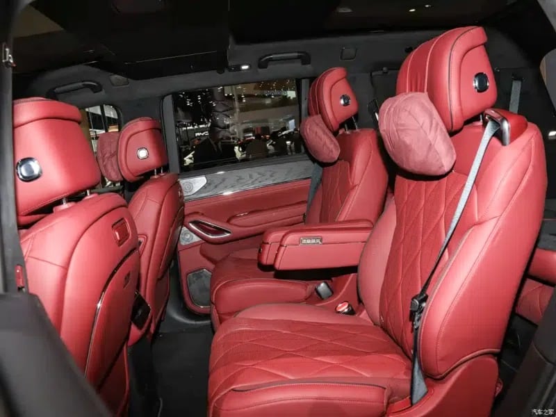 Η BYD ετοιμάζει «βόμβα»: Το νέο Denza N9 φορτίζει αστραπιαία και υπόσχεται 420 km μόνο με ρεύμα