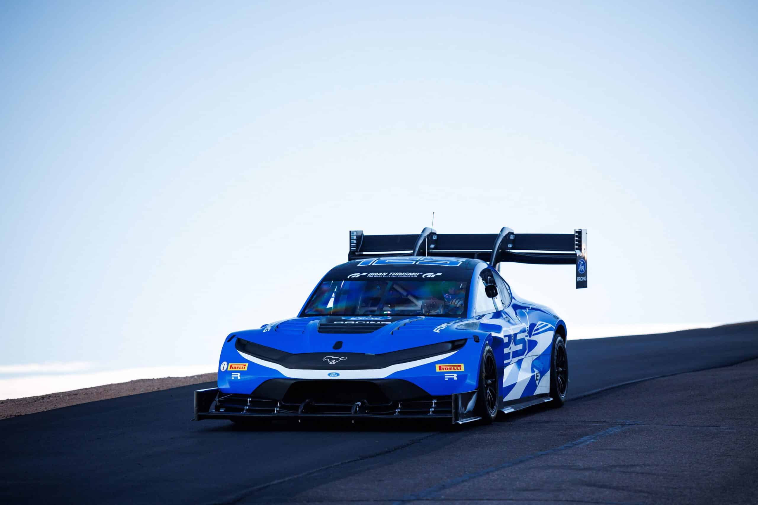 Ο Romain Dumas και η Ford Racing κέρδισαν στο Pikes Peak
