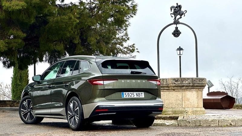 Skoda Enyaq 2026: Το οικογενειακό ηλεκτρικό SUV που απειλεί το Tesla Model Y