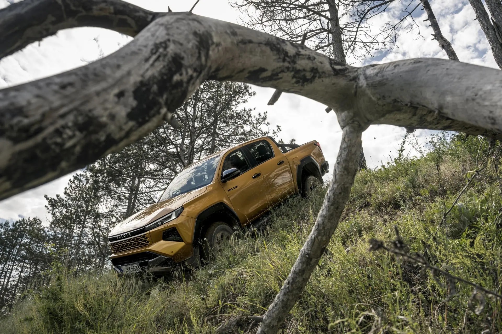 Toyota Hilux BEV: Το πρώτο αμιγώς ηλεκτρικό Hilux με τετρακίνηση και αυτονομία έως 380 Km