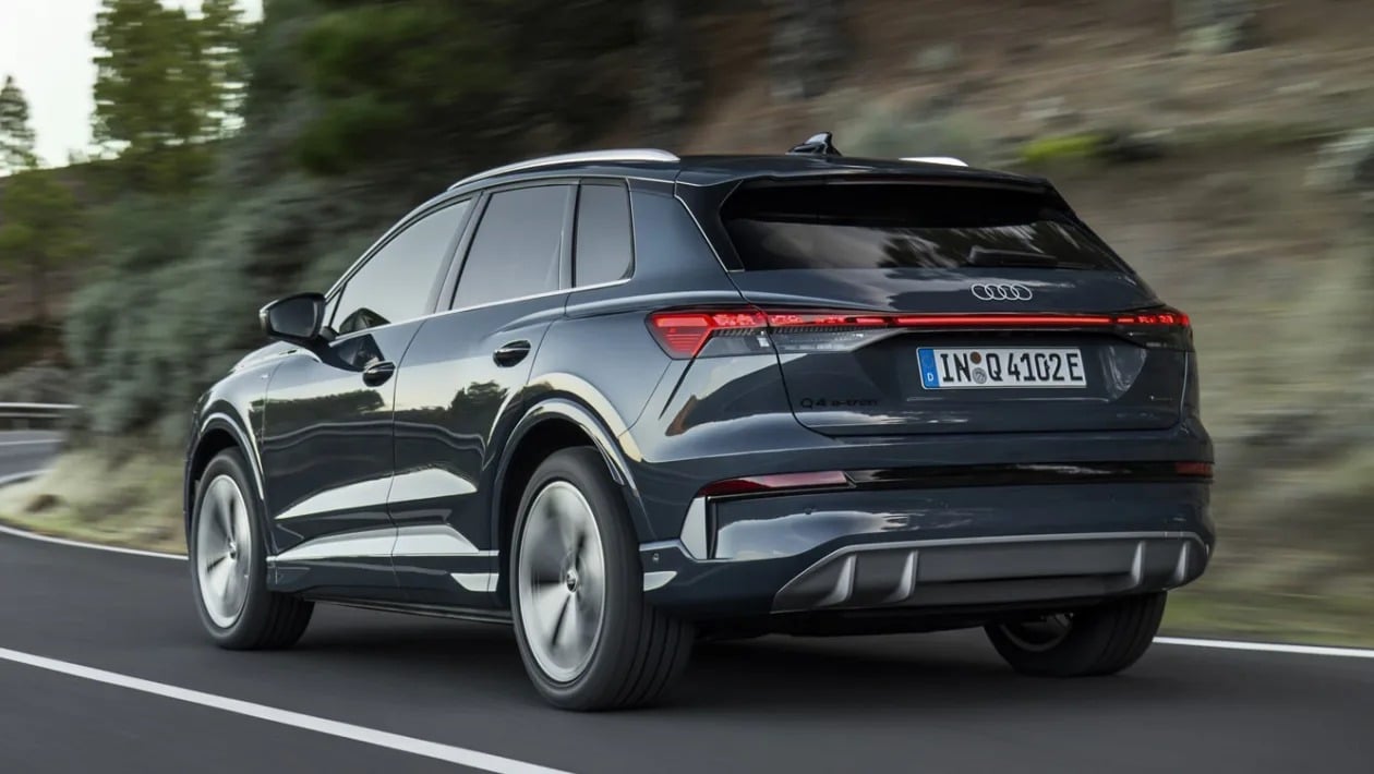 Audi Q4 e-tron 2026: Αυξημένη αυτονομία, νέοι κινητήρες, αναβαθμισμένο εσωτερικό και αμφίδρομη φόρτιση