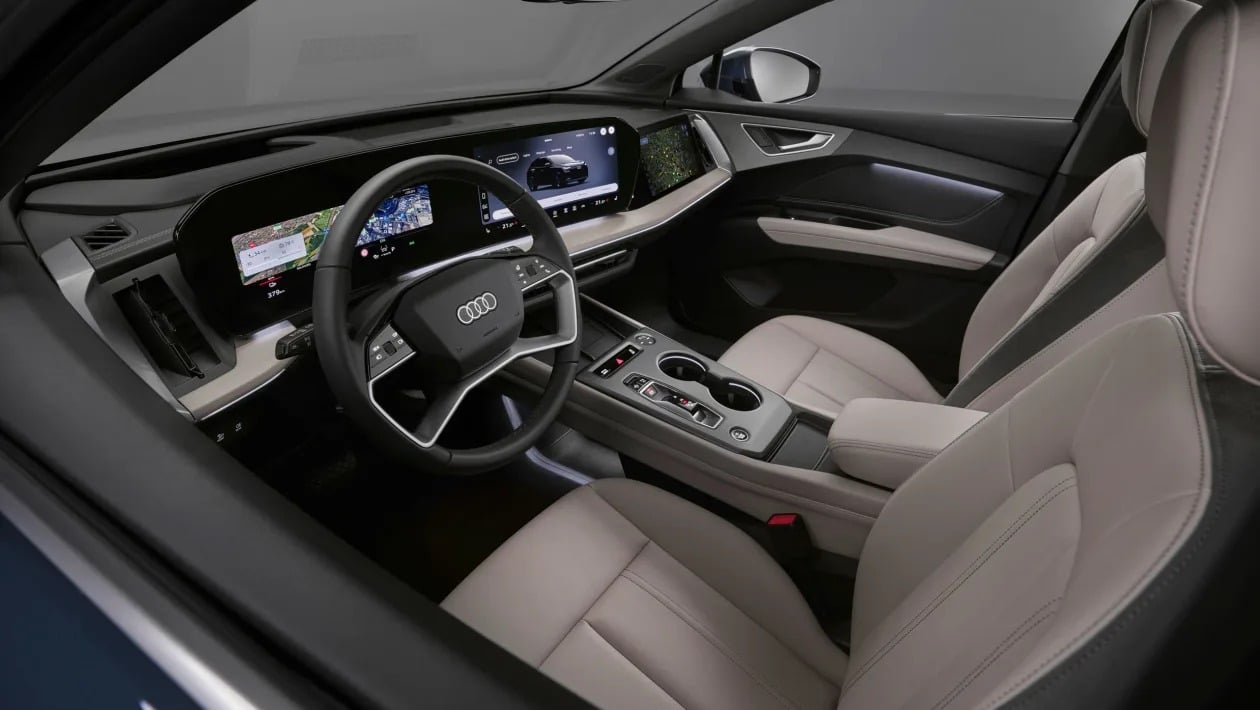 Audi Q4 e-tron 2026: Αυξημένη αυτονομία, νέοι κινητήρες, αναβαθμισμένο εσωτερικό και αμφίδρομη φόρτιση