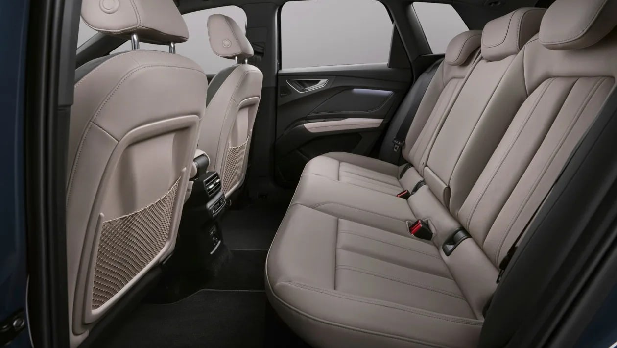 Audi Q4 e-tron 2026: Αυξημένη αυτονομία, νέοι κινητήρες, αναβαθμισμένο εσωτερικό και αμφίδρομη φόρτιση