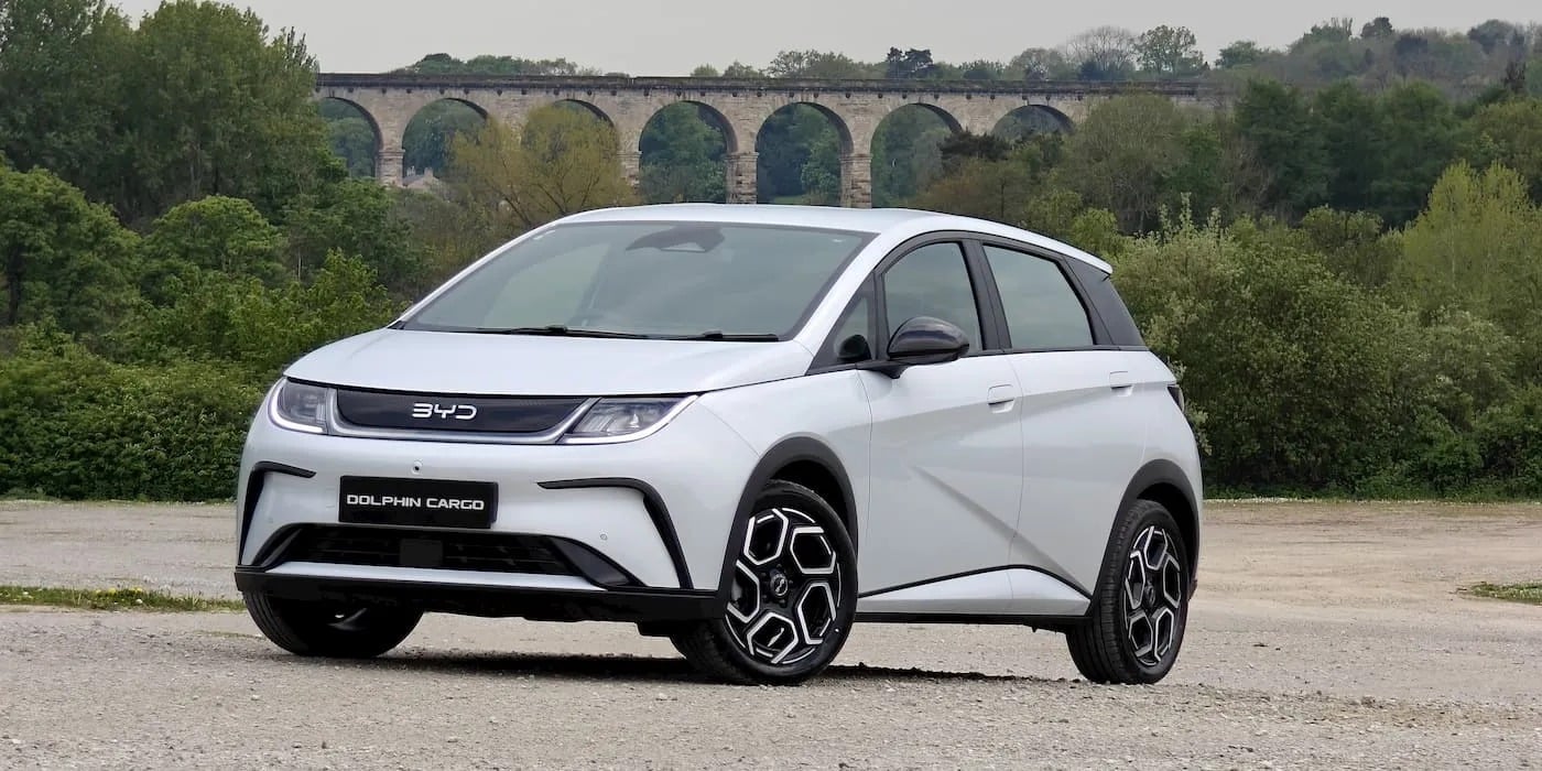 BYD Dolphin Cargo e-Van: Ένα νέο «όπλο» για τις αστικές διανομές