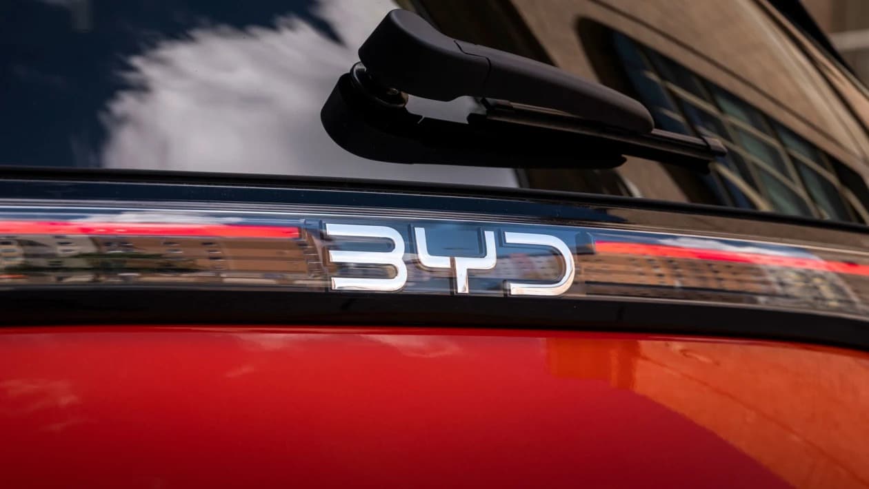 Πάνω από 1.000 χλμ. αυτονομίας σε μικρό hatchback; Η BYD λέει ναι