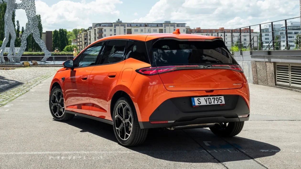 Πάνω από 1.000 χλμ. αυτονομίας σε μικρό hatchback; Η BYD λέει ναι