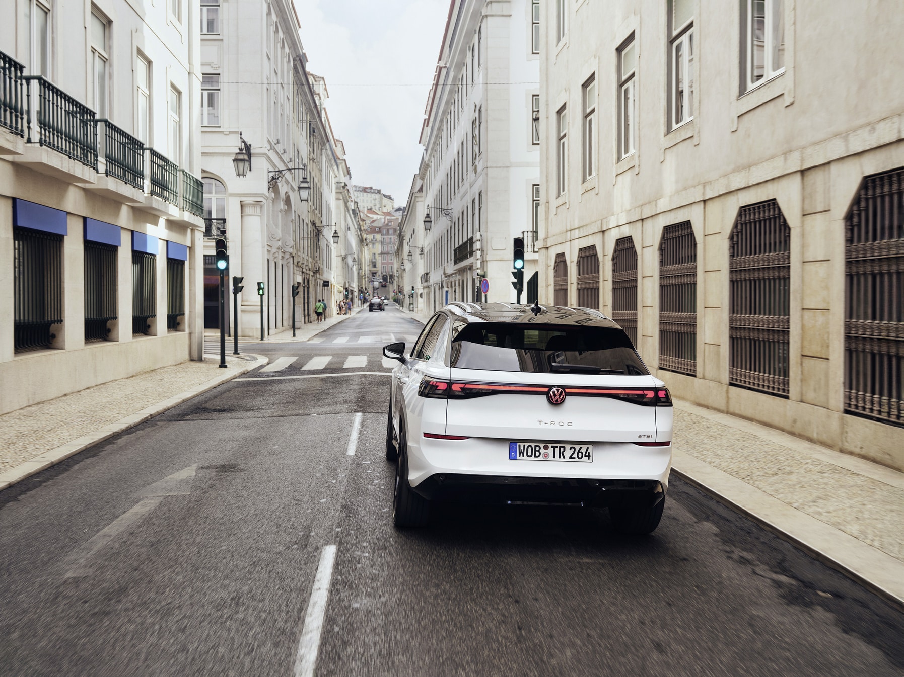 Νέο Volkswagen T-Roc: Ροκ χαρακτήρας, υβριδική τεχνολογία και σιγουριά έως 10 χρόνια