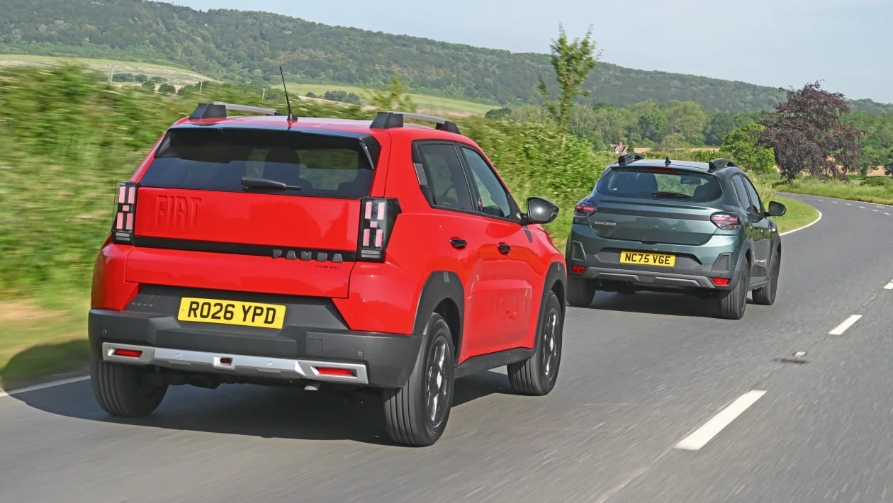 Fiat Grande Panda Hybrid vs Dacia Sandero Stepway: Σκληρό πόκερ