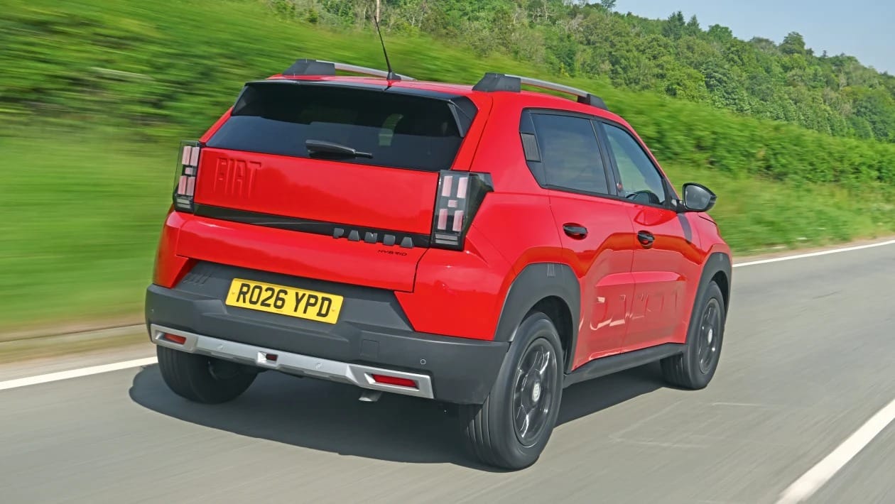 Fiat Grande Panda Hybrid vs Dacia Sandero Stepway: Σκληρό πόκερ