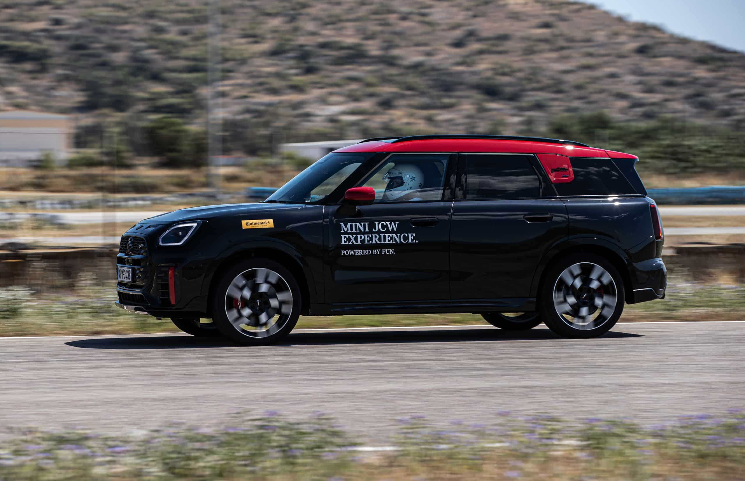 MINI JCWorks: Ζήσαμε την εμπειρία της ταχύτητας με όλα τα μοντέλα
