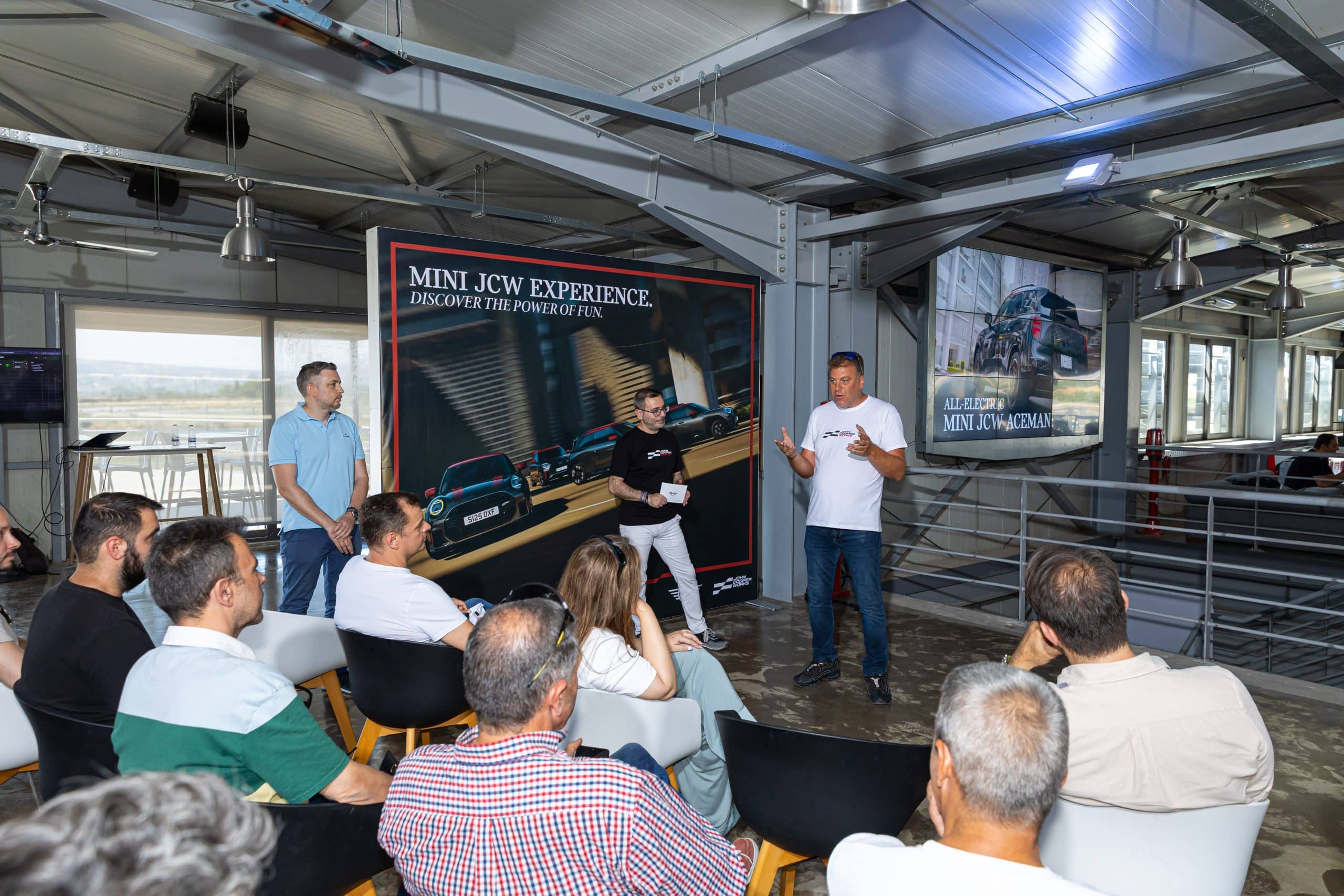 MINI JCWorks: Ζήσαμε την εμπειρία της ταχύτητας με όλα τα μοντέλα