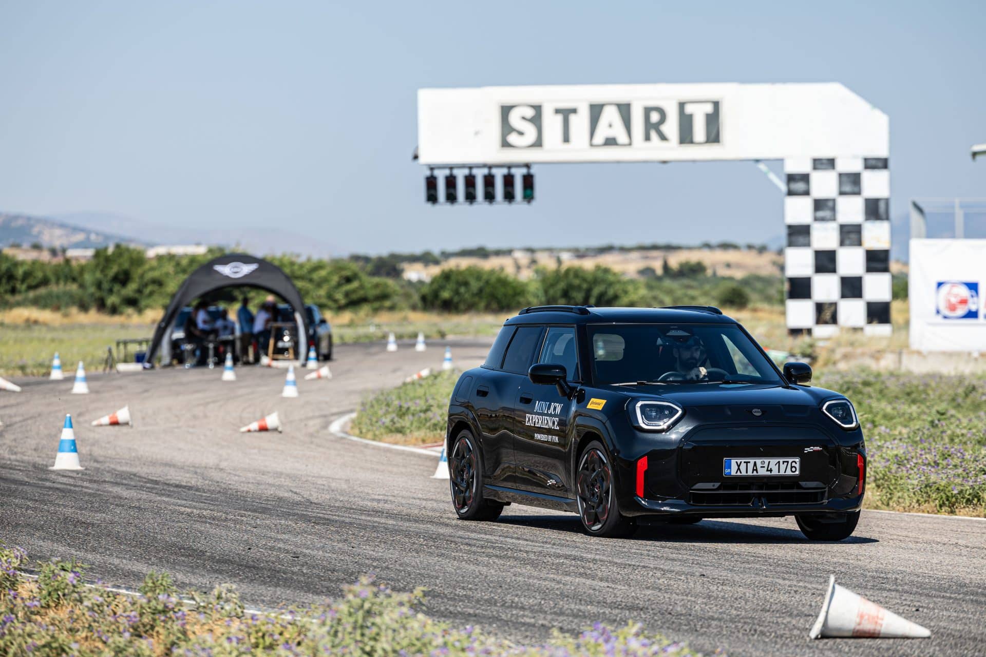 MINI JCWorks: Ζήσαμε την εμπειρία της ταχύτητας με όλα τα μοντέλα
