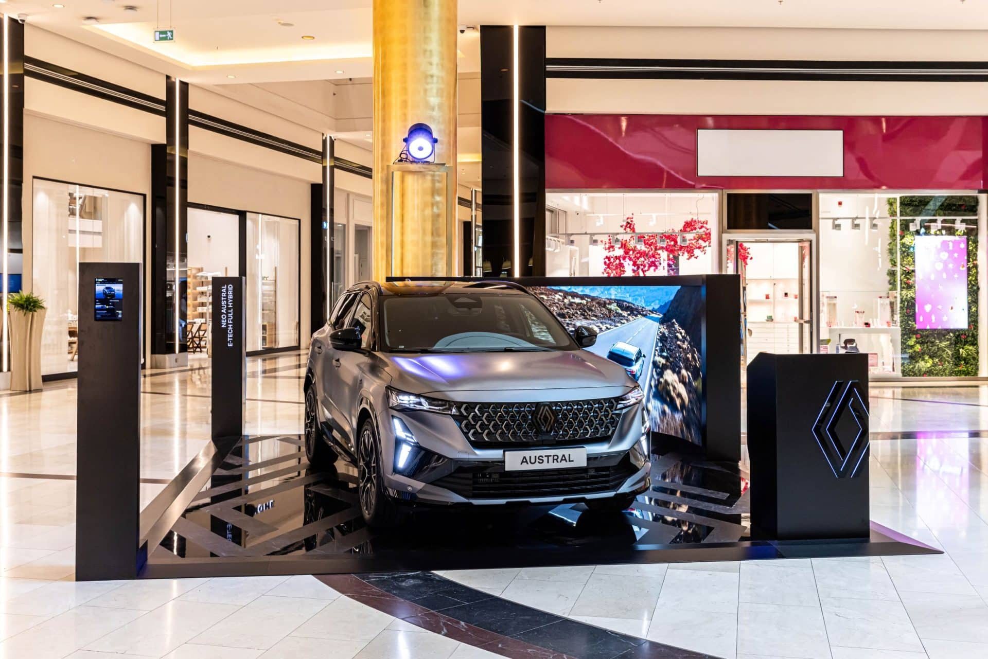 Το Renault Austral, το κορυφαίο γαλλικό C-SUV, στο Golden Hall