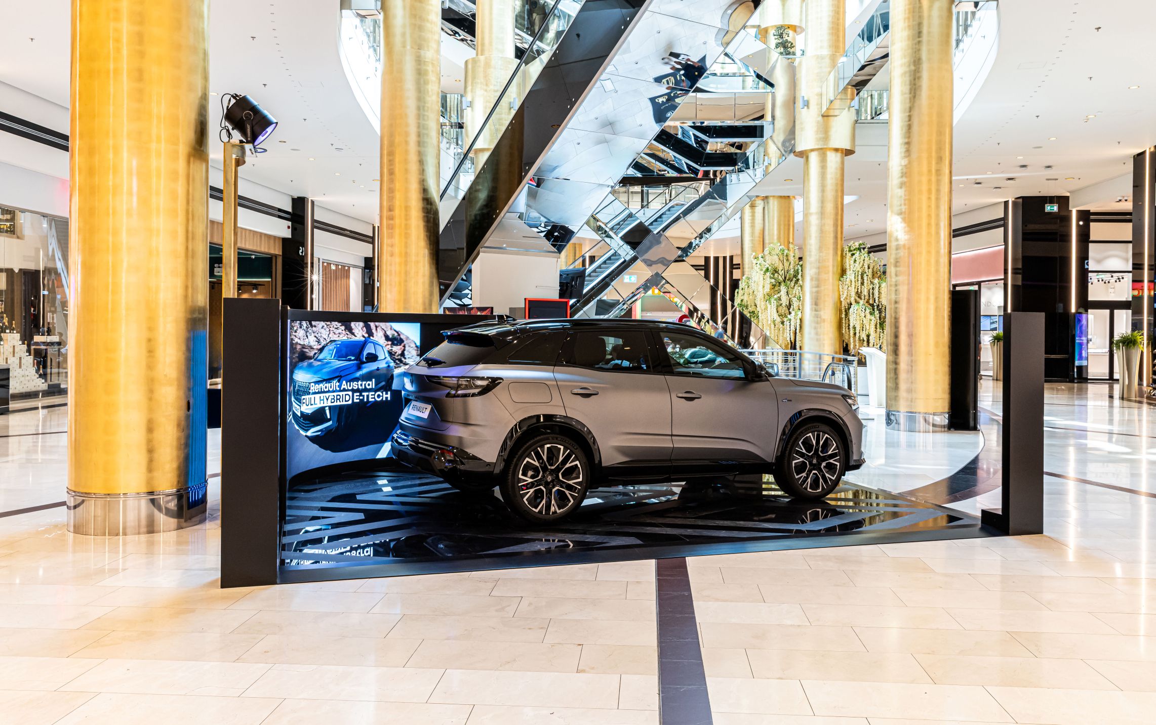 Το Renault Austral, το κορυφαίο γαλλικό C-SUV, στο Golden Hall