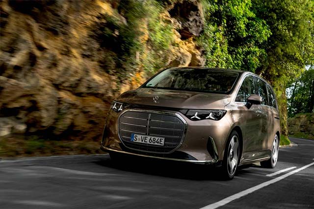 Η Mercedes VLE κάνει το ντεμπούτο της - 740 χλμ. αυτονομία, φόρτιση 15' και πολυτέλεια λιμουζίνας