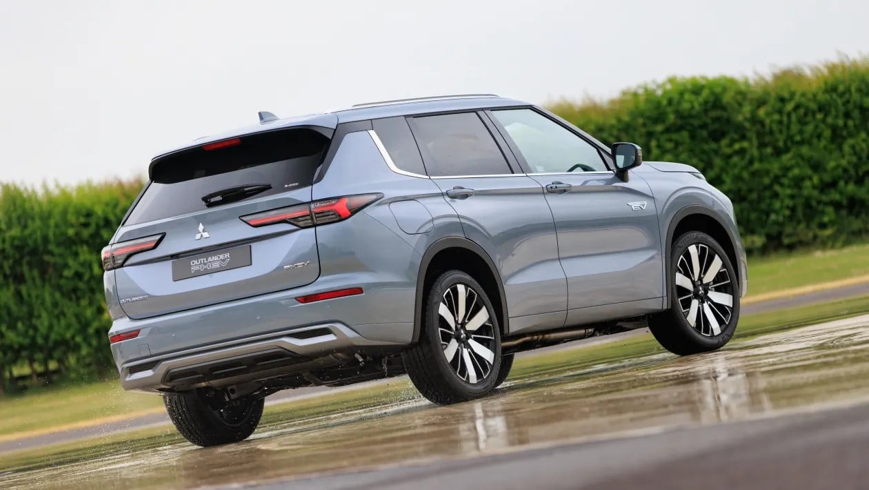 Mitsubishi Outlander PHEV: Το SUV που επιστρέφει για να κυριαρχήσει ξανά στην κατηγορία