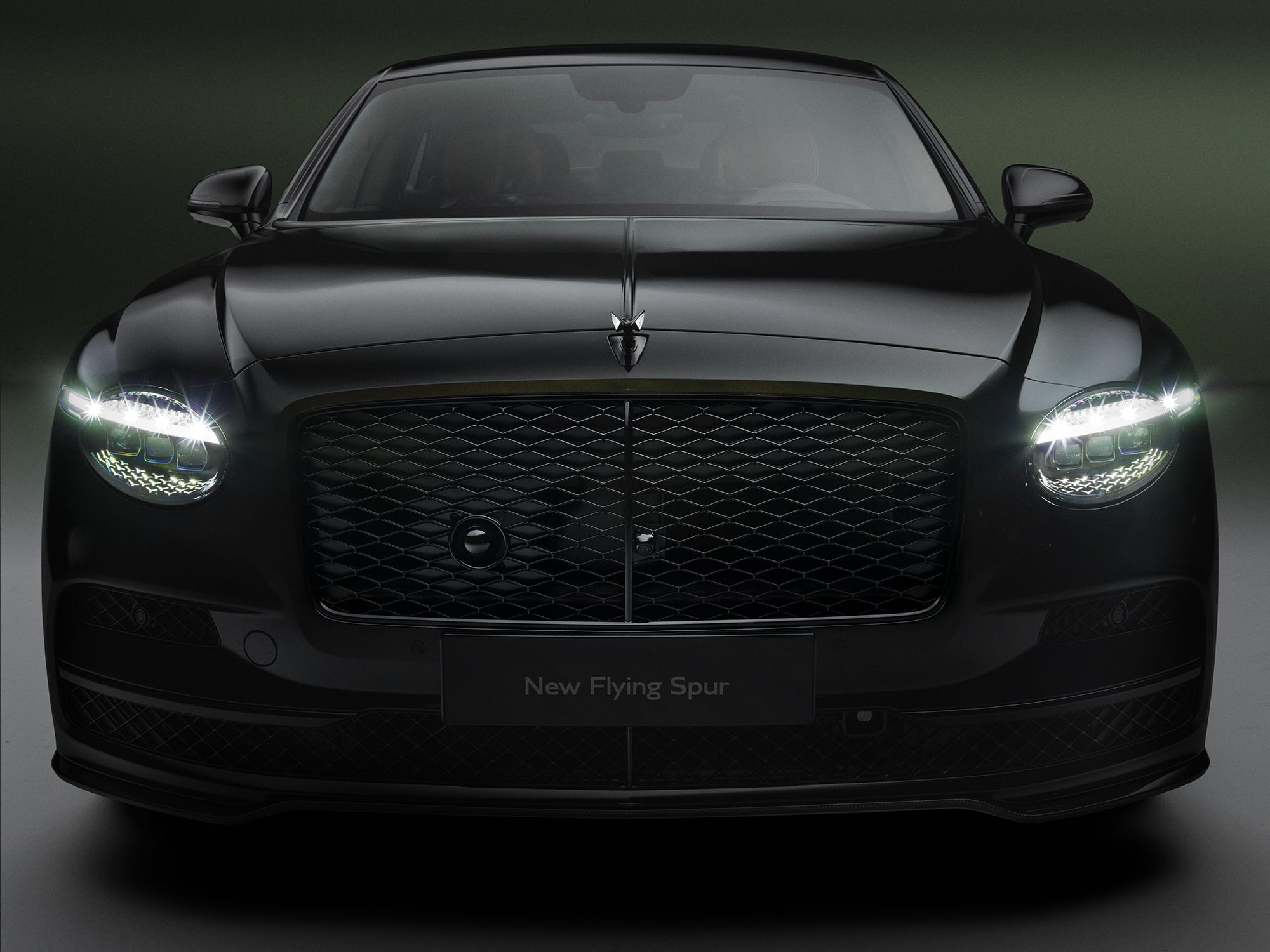 Νέα Bentley Flying Spur: Xειροποίητη πολυτέλεια με επιδόσεις supercar