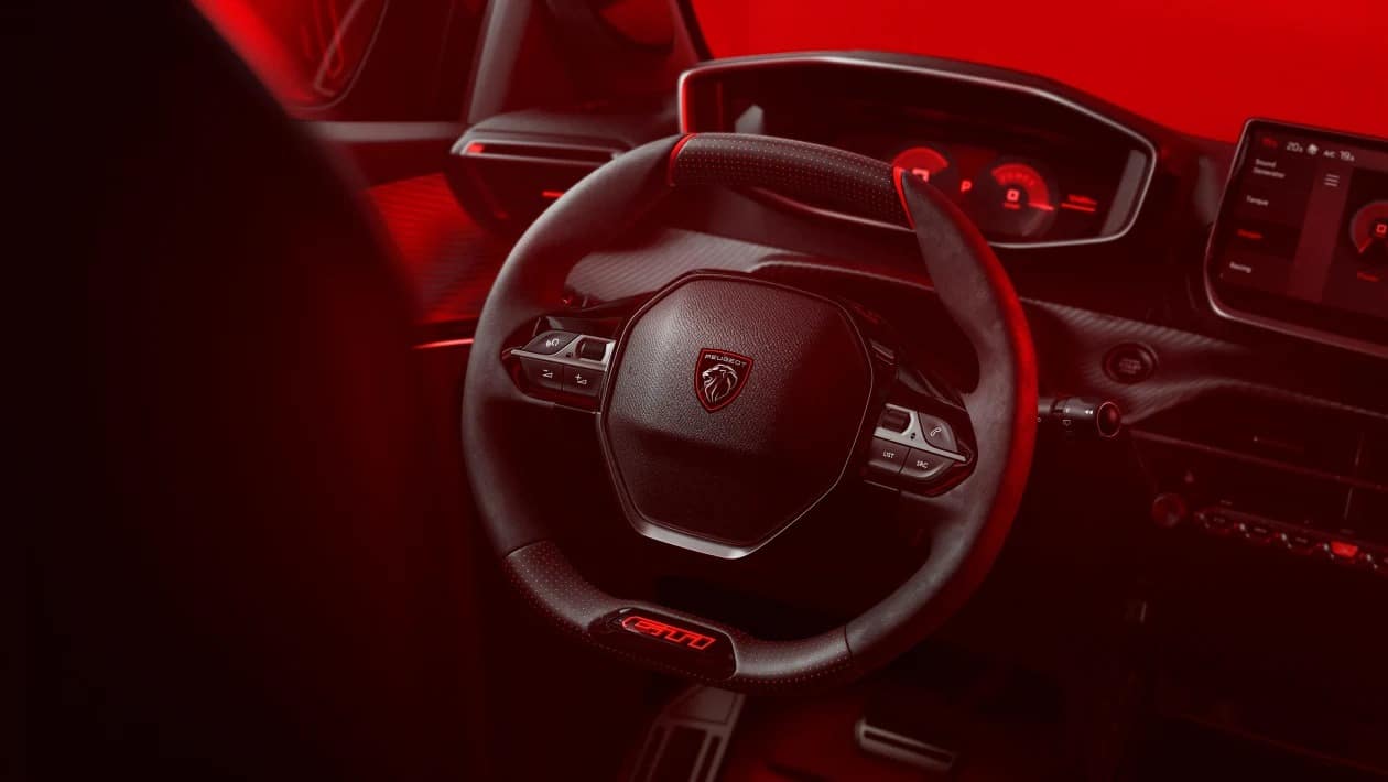 Το νέο E-208 GTi με 280 PS αποκαλύφθηκε και τα... «σπάει»