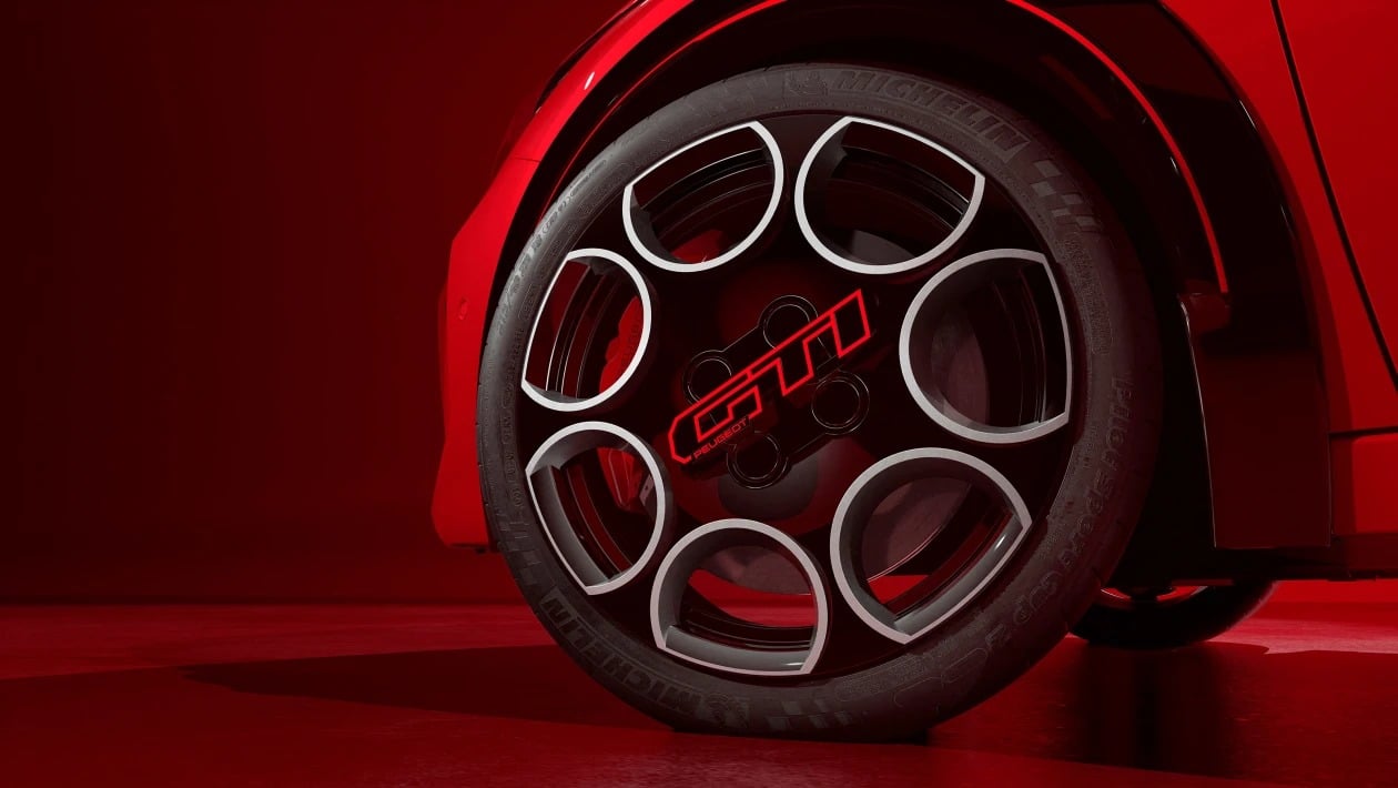 Το νέο E-208 GTi με 280 PS αποκαλύφθηκε και τα... «σπάει»