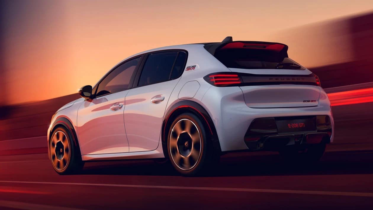 Το νέο E-208 GTi με 280 PS αποκαλύφθηκε και τα... «σπάει»