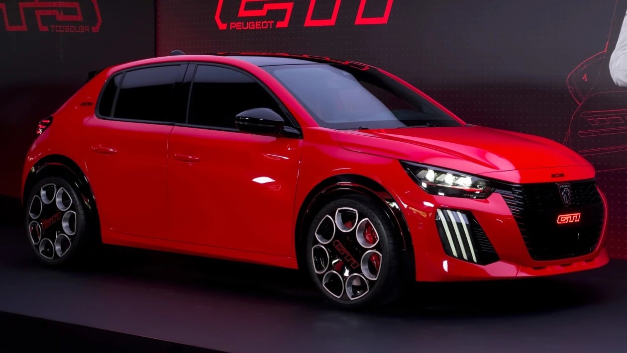 Το νέο E-208 GTi με 280 PS αποκαλύφθηκε και τα... «σπάει»