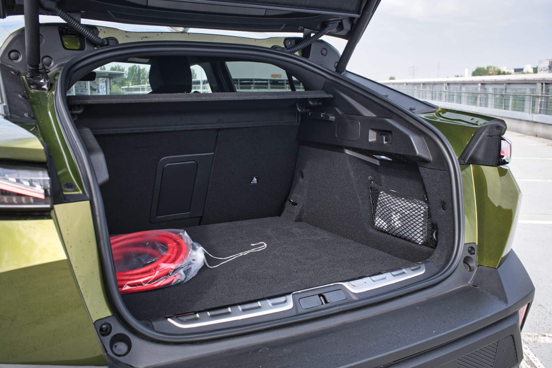 Πώς αποδίδει το Peugeot e-408 GT Exclusive στην καθημερινή χρήση