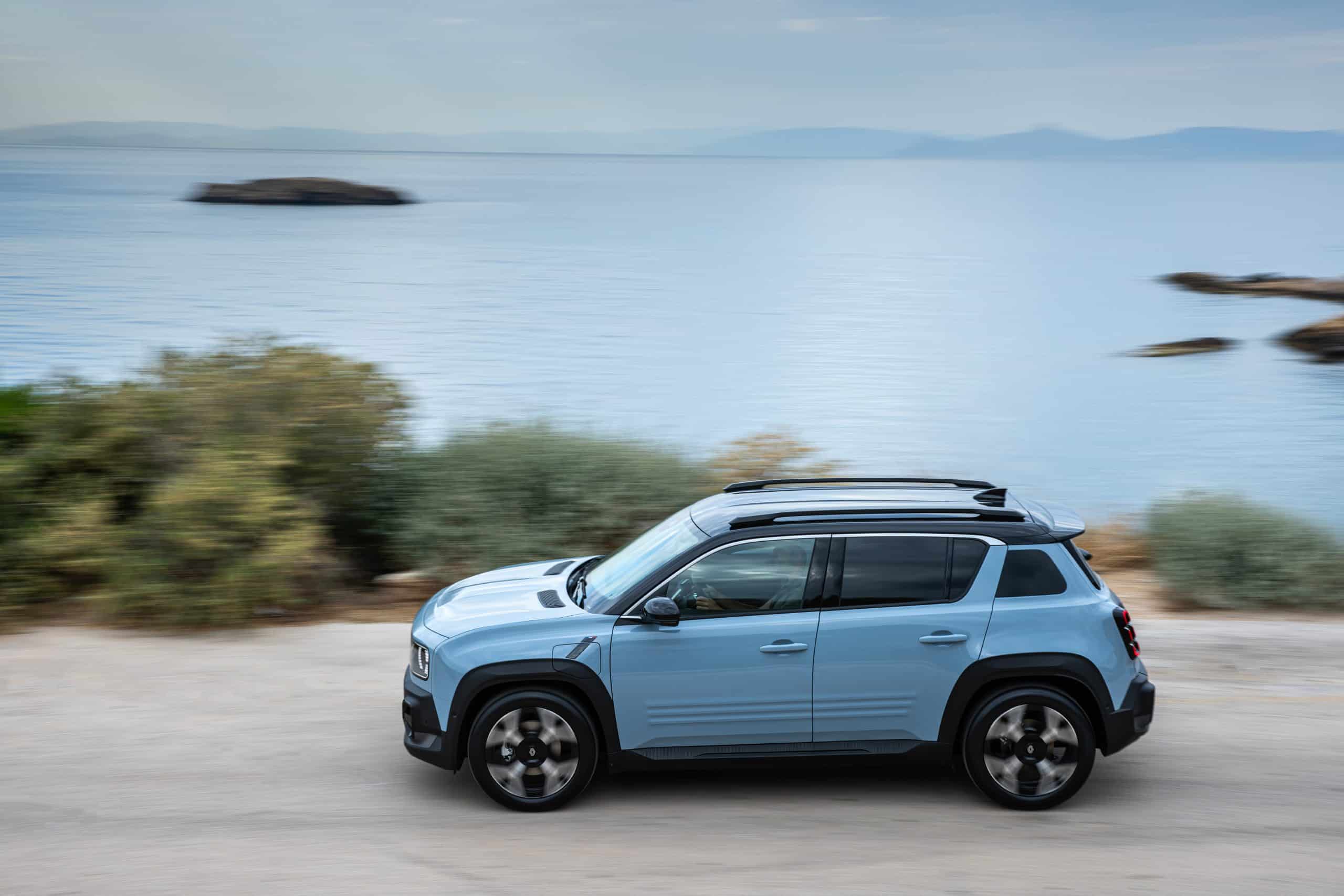 Renault 4 E-Tech: Το «blue jean» επιστρέφει ως ηλεκτρικό