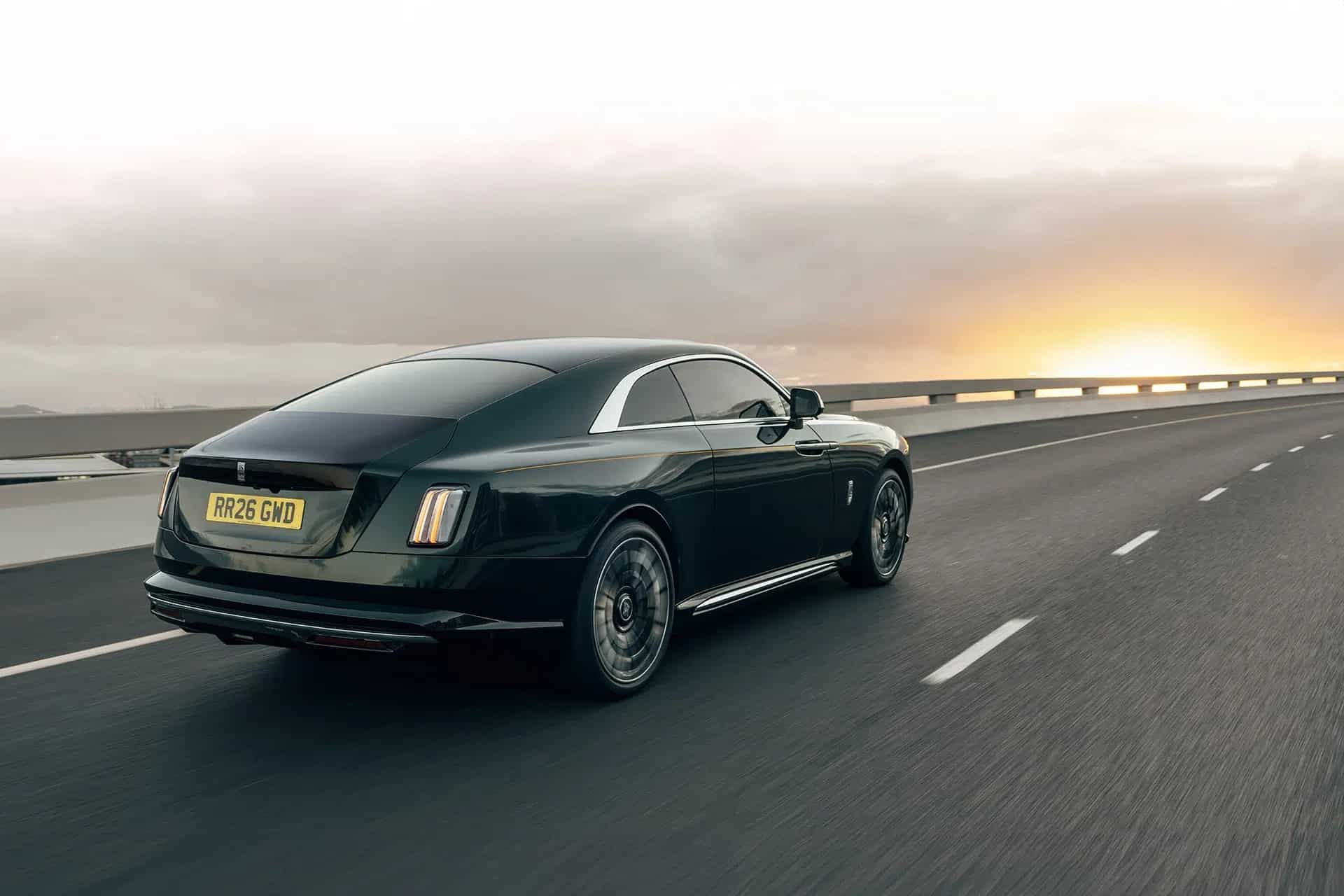 Rolls-Royce Spectre Series II: Το ηλεκτρικό «θηρίο» των 680 PS επέστρεψε πιο ισχυρό και με αυτονομία-έκπληξη