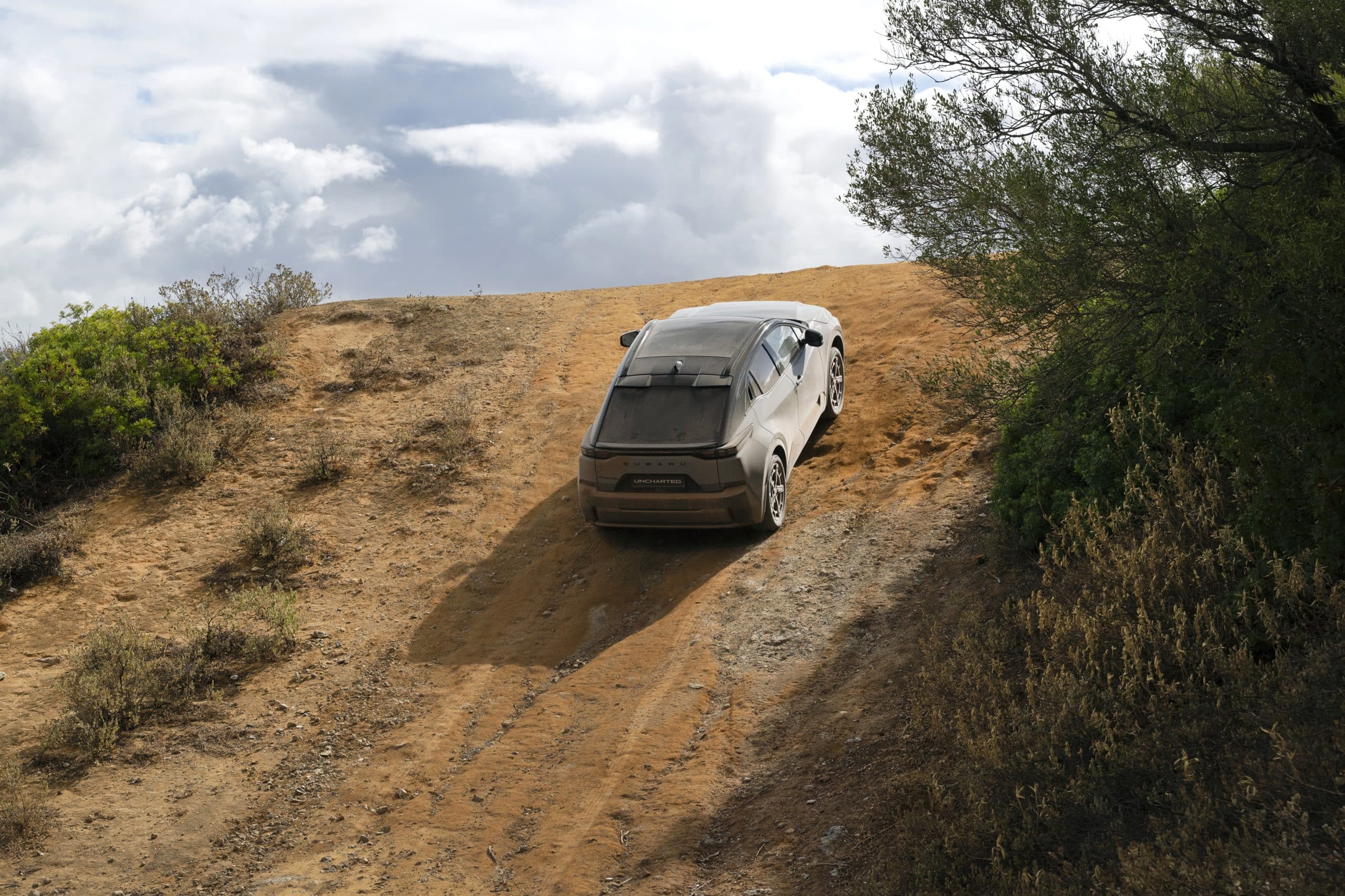 Πρώτη δοκιμή Subaru Uncharted: Ιαπωνική αντεπίθεση στα ηλεκτρικών SUV (Τιμές)