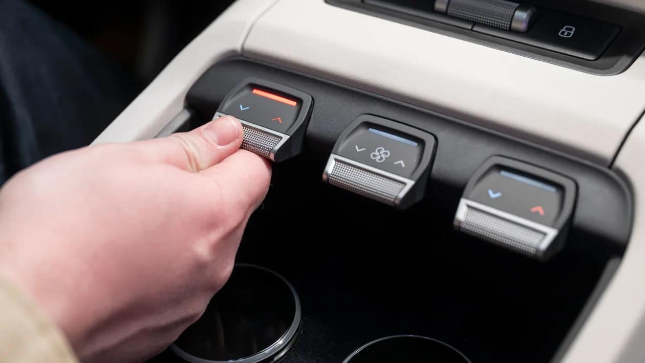 Αποκαλύφθηκε το ολοκαίνουργιο επταθέσιο Skoda Peaq