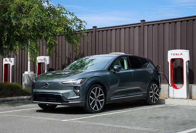 Η Volvo καταργεί εφαρμογές και κάρτες – Φορτίζεις και φεύγεις!
