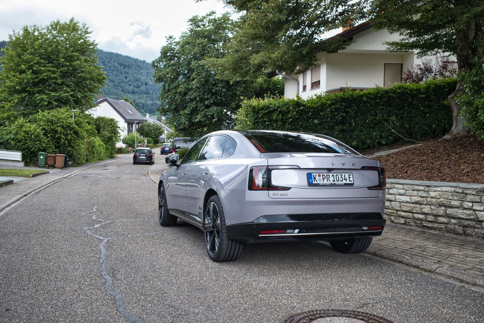 Volvo ES90: Όταν το sedan αποκτά ξαφνικά ξανά νόημα