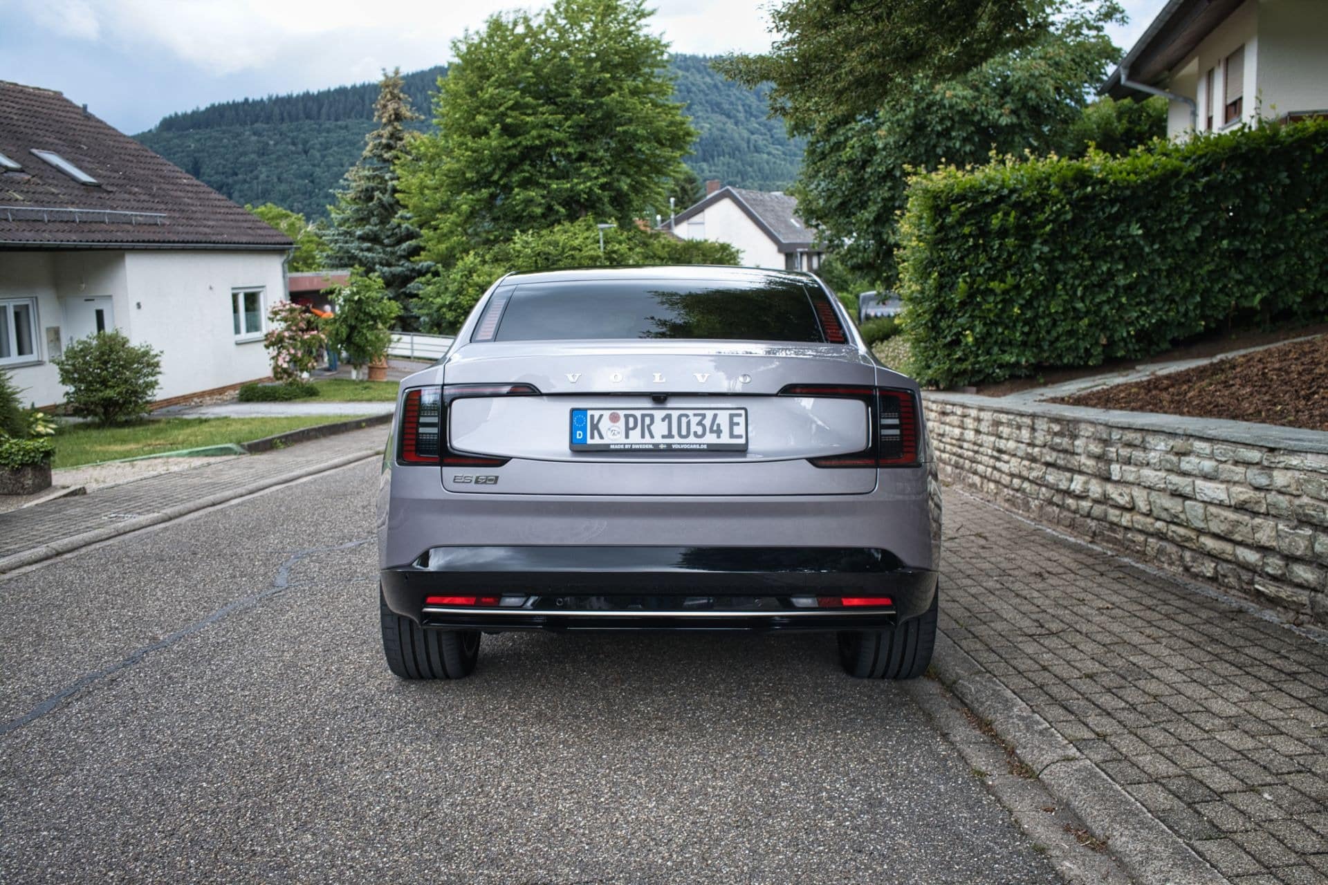 Volvo ES90: Όταν το sedan αποκτά ξαφνικά ξανά νόημα