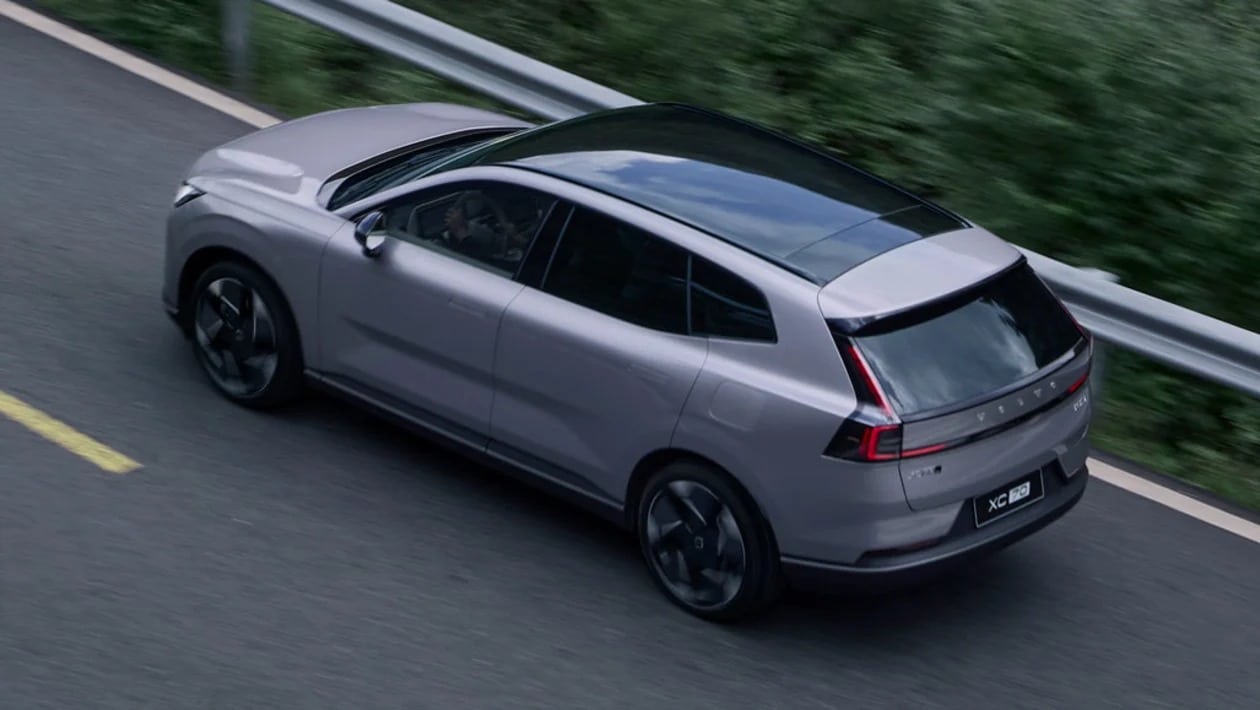 Νέο Volvo XC70: Το PHEV-SUV που υπόσχεται να εξαφανίσει το άγχος της φόρτισης