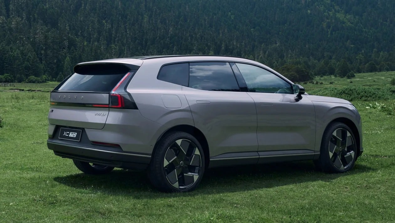 Νέο Volvo XC70: Το PHEV-SUV που υπόσχεται να εξαφανίσει το άγχος της φόρτισης