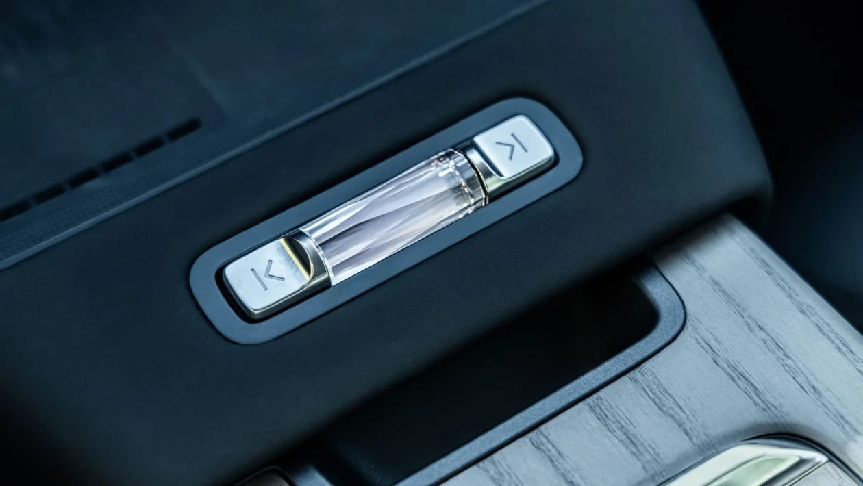 Νέο Volvo XC70: Το PHEV-SUV που υπόσχεται να εξαφανίσει το άγχος της φόρτισης