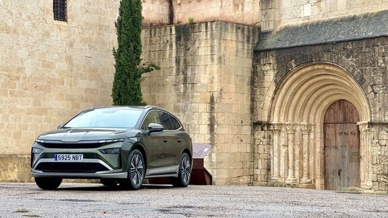 Skoda Enyaq 2026: Το οικογενειακό ηλεκτρικό SUV που απειλεί το Tesla Model Y
