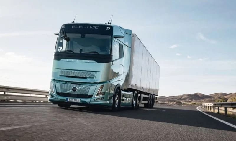 Η Volvo σοκάρει τη βιομηχανία: Ηλεκτρικό φορτηγό με 700 χλμ. αυτονομία βάζει τέλος στην κυριαρχία του ντίζελ