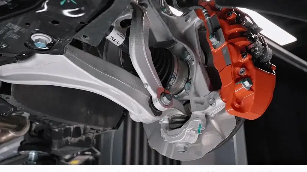 Zeekr 8X: Το κινεζικό SUV των 1.381 ίππων «γδύθηκε» και αποκάλυψε όλα τα μυστικά του!