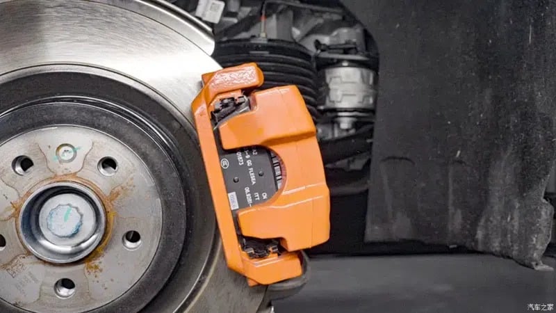 Zeekr 8X: Το κινεζικό SUV των 1.381 ίππων «γδύθηκε» και αποκάλυψε όλα τα μυστικά του!