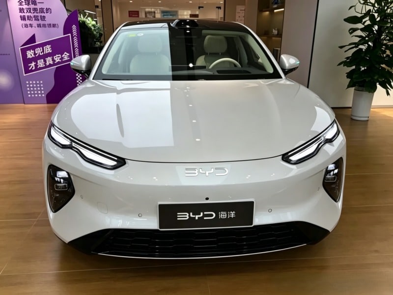 BYD Seal 08: Νέο premium sedan με 694 PS, αυτονομία 785 χλμ. και τεχνολογία 800V