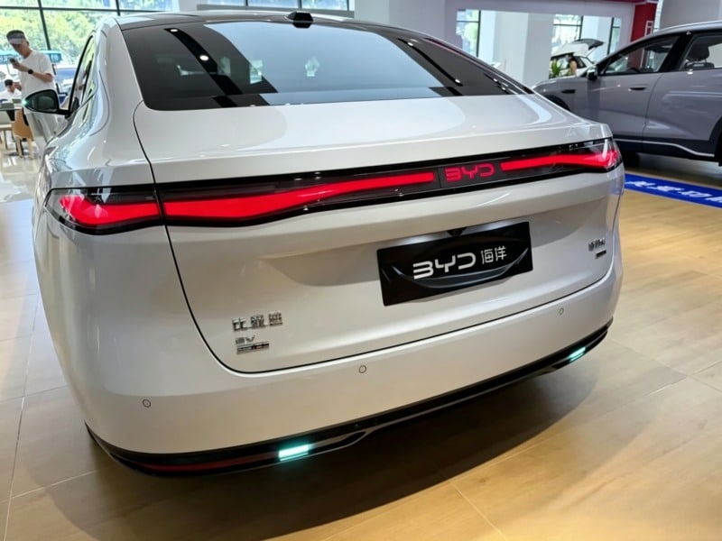 BYD Seal 08: Νέο premium sedan με 694 PS, αυτονομία 785 χλμ. και τεχνολογία 800V