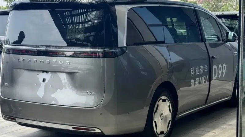 Leapmotor D99: Το πολυτελές ηλεκτρικό MPV που τρομάζει τον ανταγωνισμό με 557 PS και 700 χλμ. αυτονομία